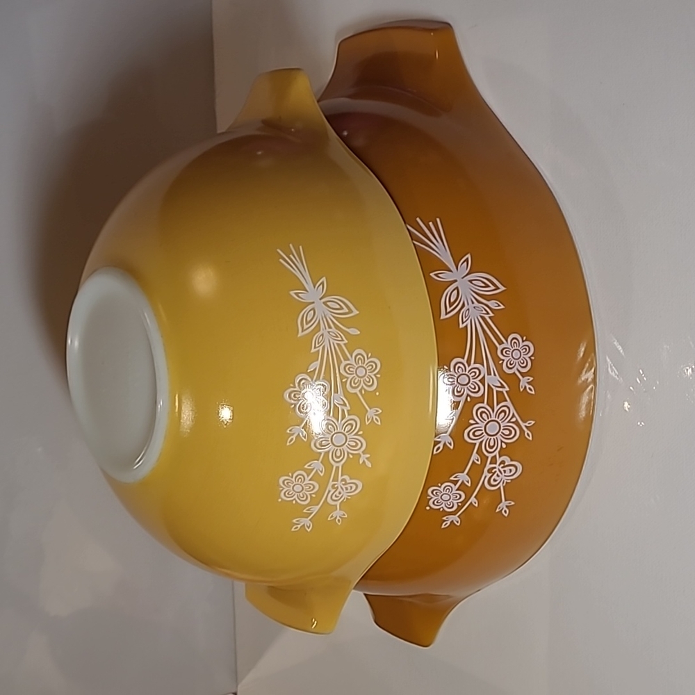 Vintage Pyrex 444-4qt 443-2.5l butterfly gold Cinderella nesting mixing …